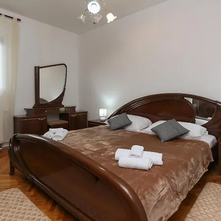 Apartment Sunny Elegant In *