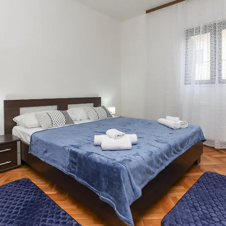 Apartment Sunny Elegant In *